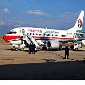 长春空运公司航空快运业稳步发展的原因是什么？